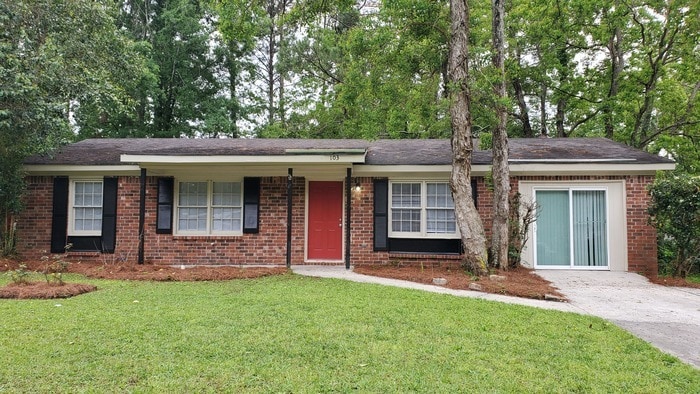 Photo - 103 Water Oak Dr House