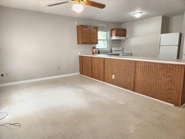Open floor plan Living room - 355 10th St NW Unit 1