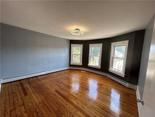 Building Photo - 10 Phenix Ave Unit 2