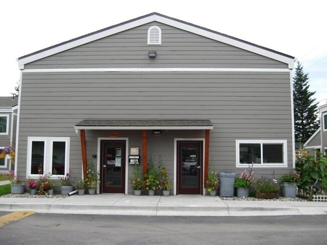 Photo - 350 S Santa Claus Ln