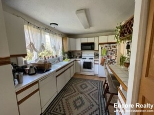 Building Photo - 49 Jerome Ave Rental