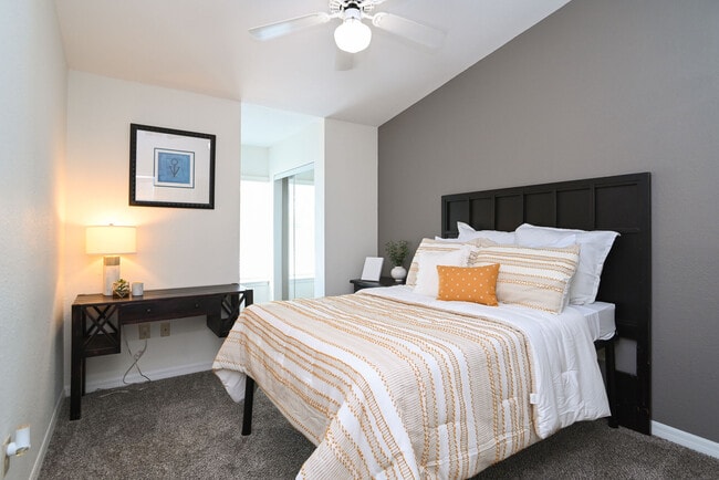 4BD, 4BA - Townhome - Standard Bedroom