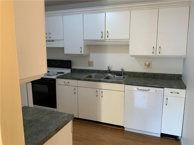 Photo - 23 Village Ct Unit 23