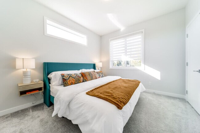 Photo - 15809-15897 97 Ave NW Unit ID1308606P