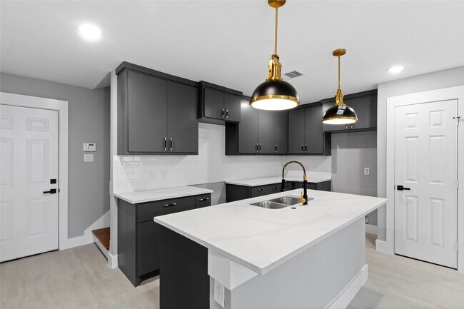 Photo - 6723 Cohn St