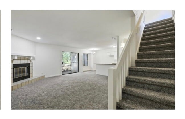 Building Photo - Westwind Manor