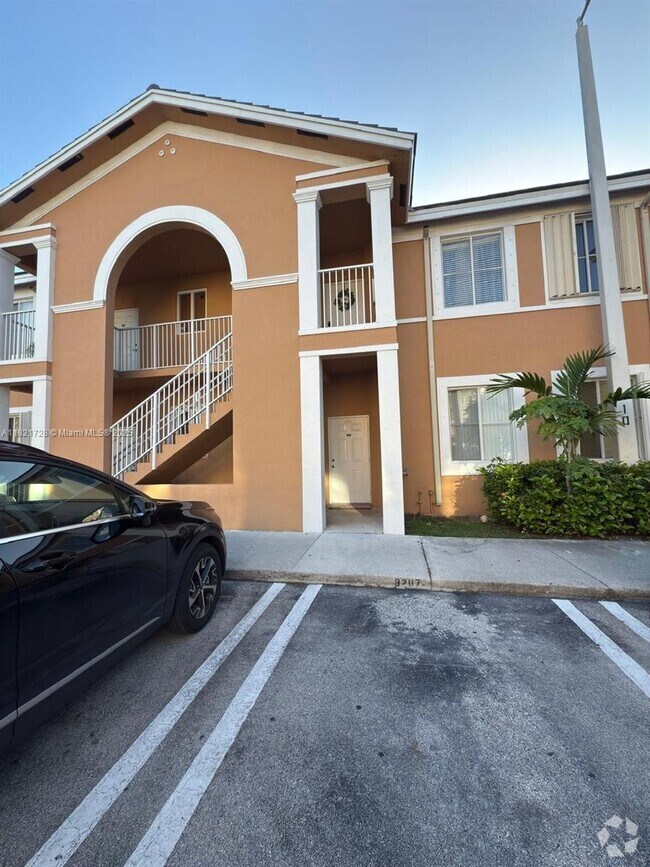 Building Photo - 17720 NW 73rd Ave Unit 107 Rental
