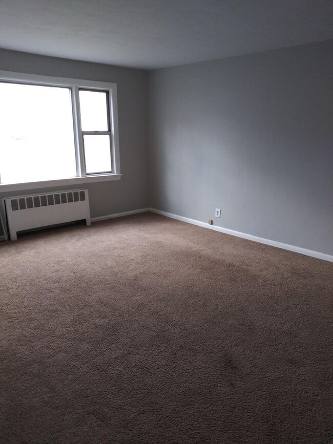 Photo - Netherland Gardens Unit 205 W Post Road E1N