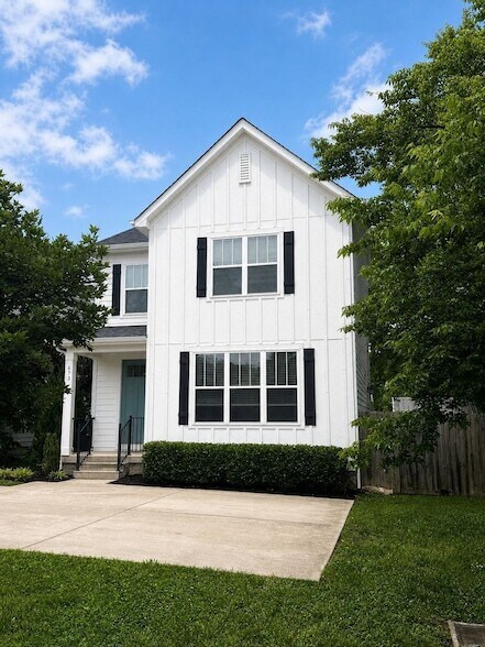 Photo - 673 Park St