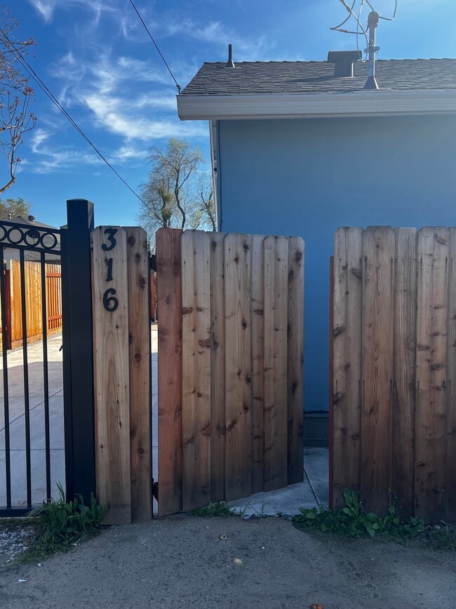 Photo - 316 Linden St