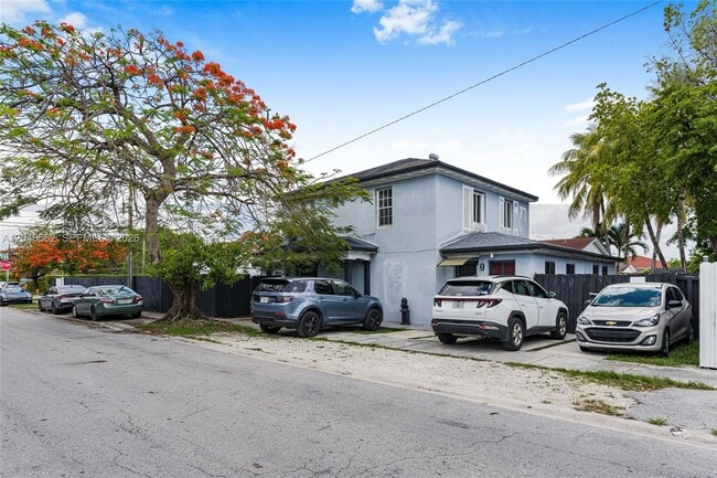 2275 NW 30th St Unidad 0
