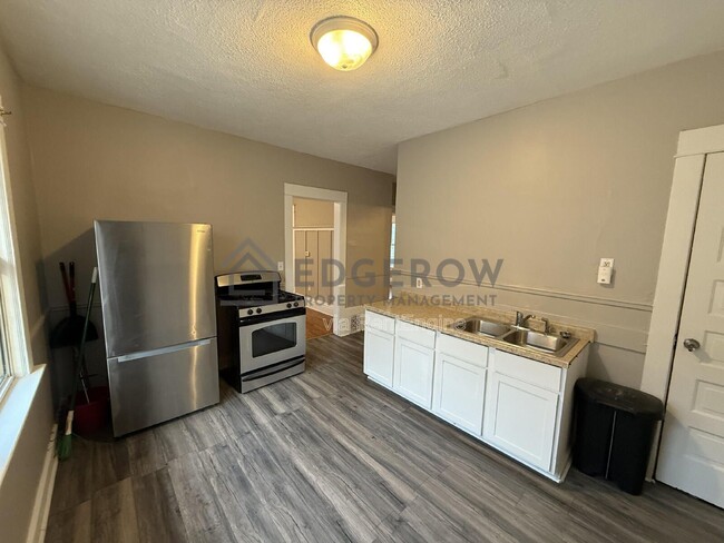 Photo - 1038 Lafayette Ave SE