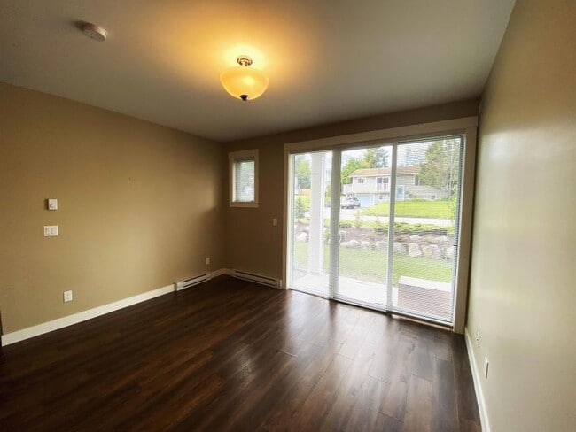 Photo - 2 bedroom in Kitimat BC V8C 2N9