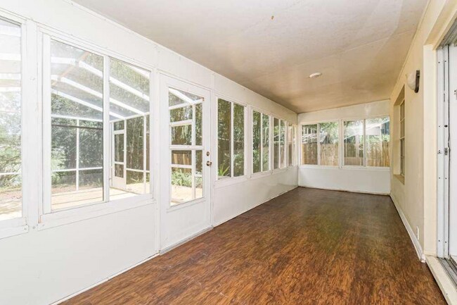 Photo - 123123 Woodleigh Ave Casa Adosada