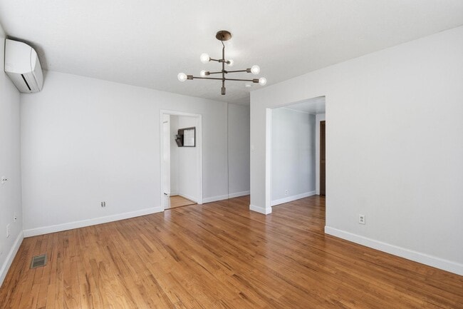 Photo - 2bd/1ba Kirkland Home