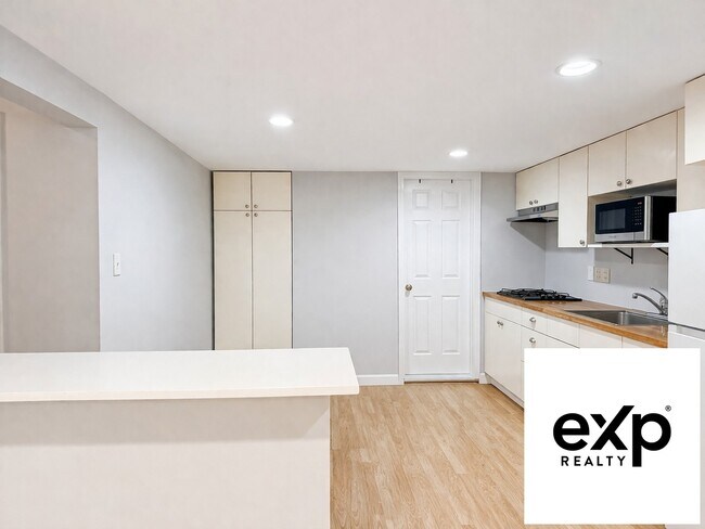 Photo - 528 Bennington St Unit 2