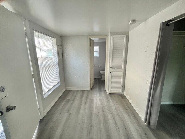 Photo - 312 N J St