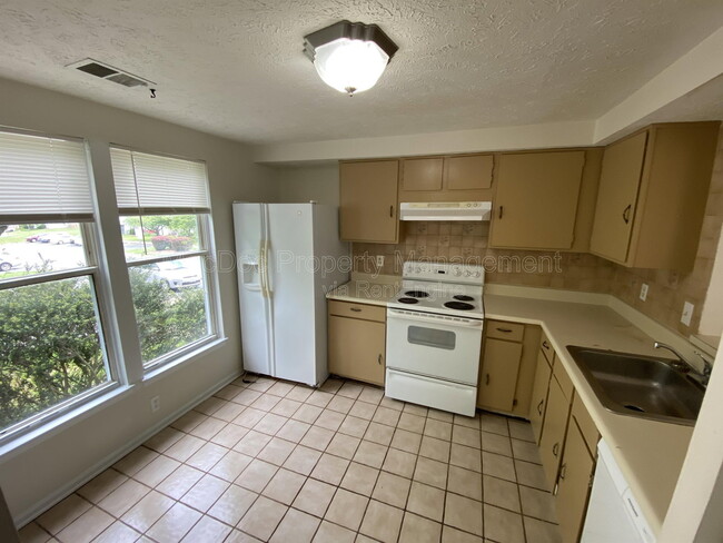 Photo - 4749 Hedrick Ln
