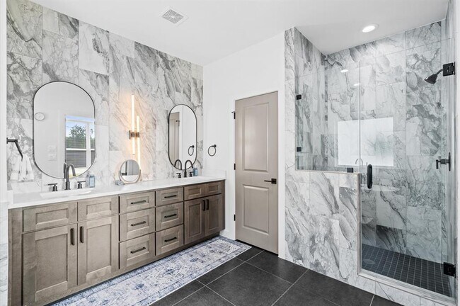 Photo - 6827 Cadillac St