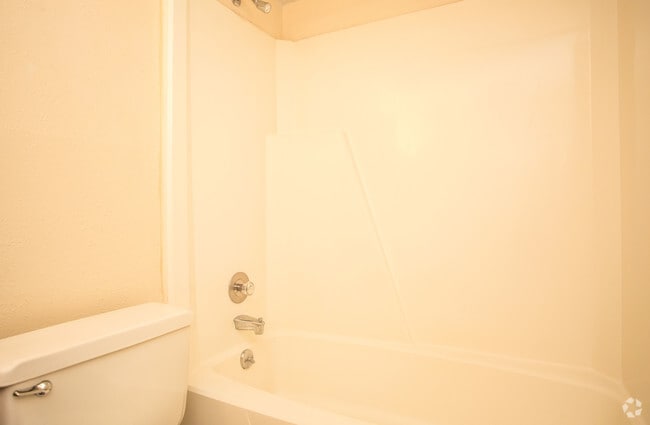 1BR, 1BA - 510 SF