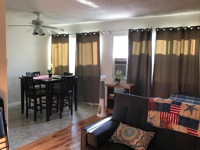 Photo - 4747 S Centinela Ave