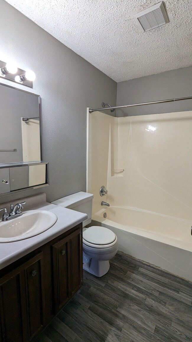 Photo - Waterford Arms Apartments