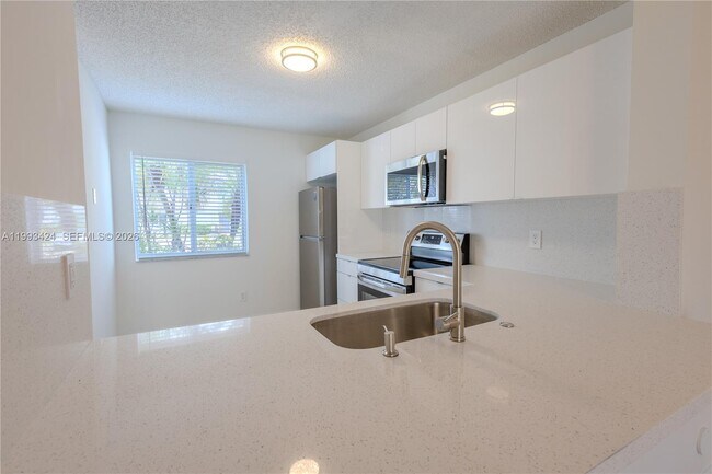 Photo - 719 NW 208th Way