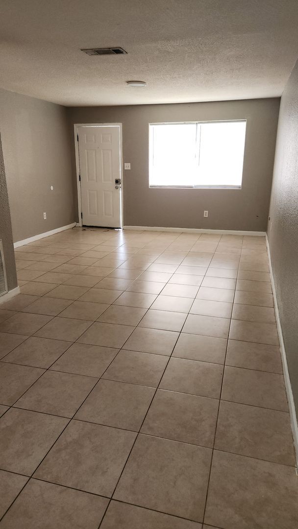 Photo - 106 Lois St Unit #28