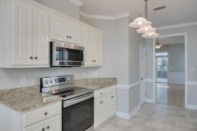 Photo - 702 Lakeside Landing Ct