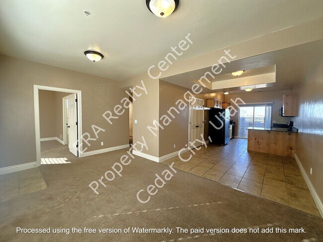 576 W 1045 N