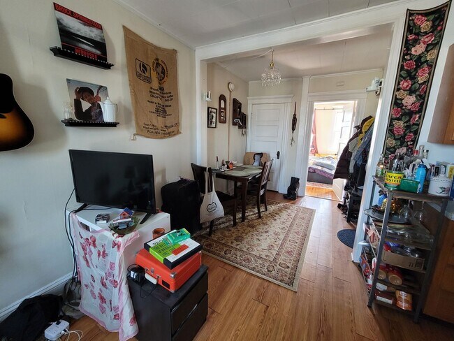 Photo - 3006 Guilford Ave Unidad 3