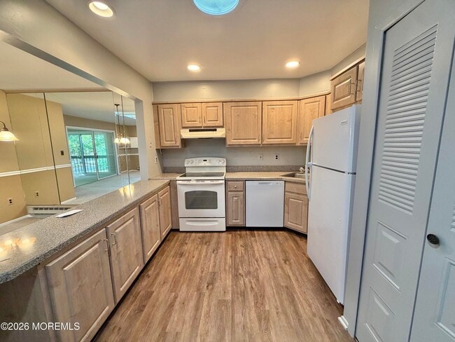 10 Lexington Ct