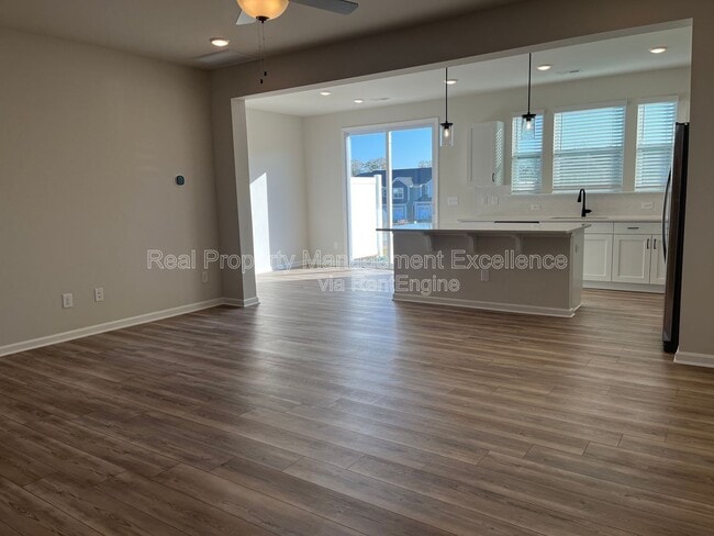 Photo - 139 Pinkie Ln