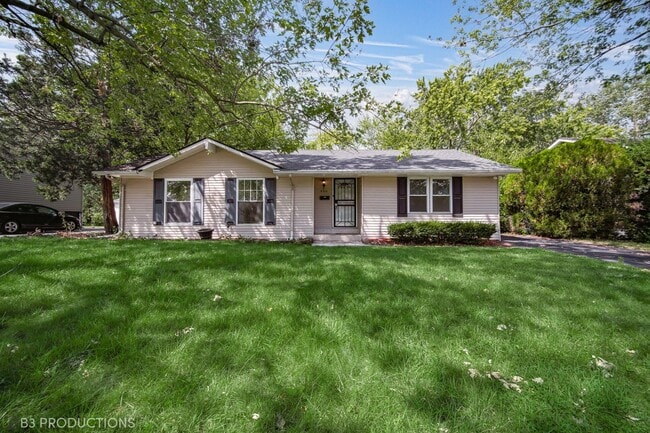 Photo - 946 Harvard Ln