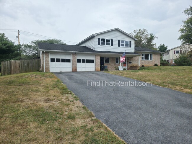 Photo - Available Immediately! Pet friendly, 2 car...