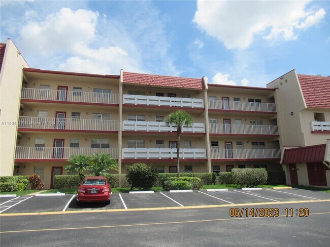 1010 Country Club Dr Unit 303
