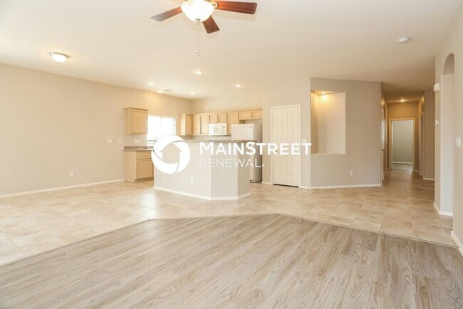 Photo - 3530 Driving Range St