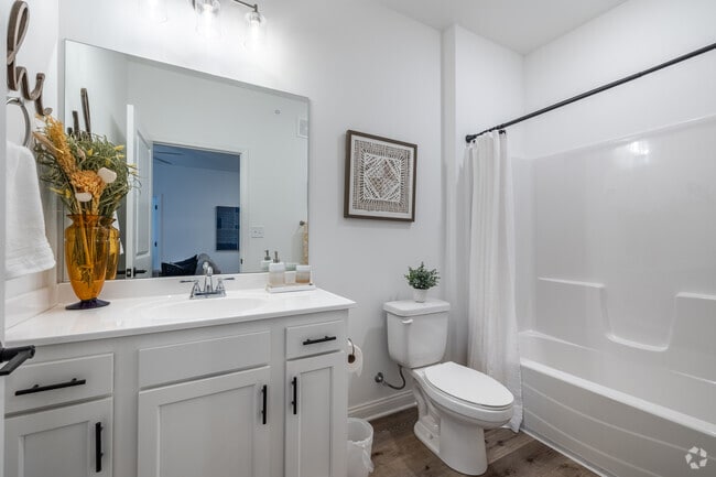 2BR, 2BA - 1,016SF - Second Bathroom