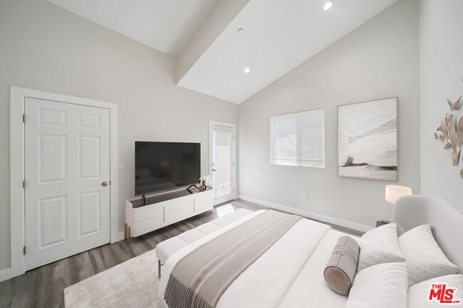 Photo - 1121 Browning Blvd