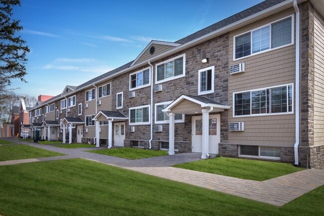 Building Photo - 621 Tulip Ave Unit B2 Rental