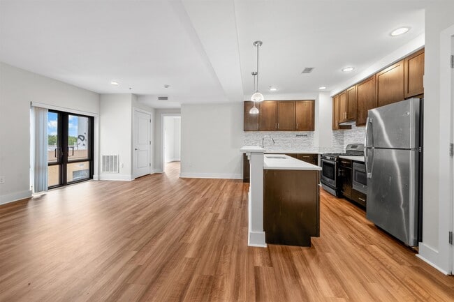 Building Photo - 1040 John F. Kennedy Blvd Unit 605