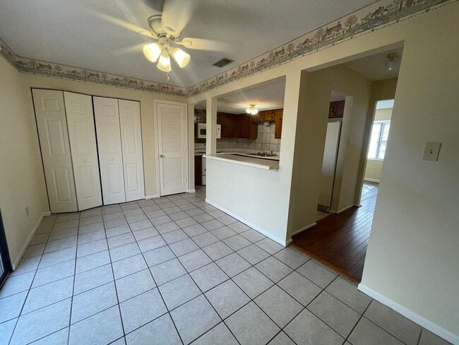 Photo - 122 Kitty Hawk Square