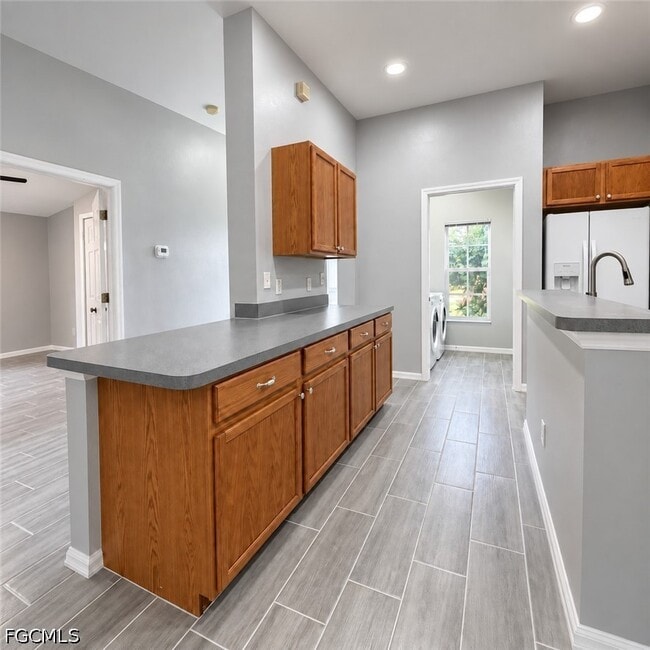 4914 SW 27th Ave