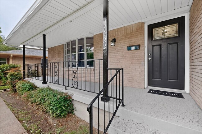 Photo - 2522 Pinebluff Dr