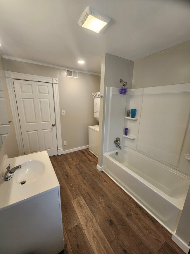 Bathroom (11x8) - 340 Virginia Ave Unit 3