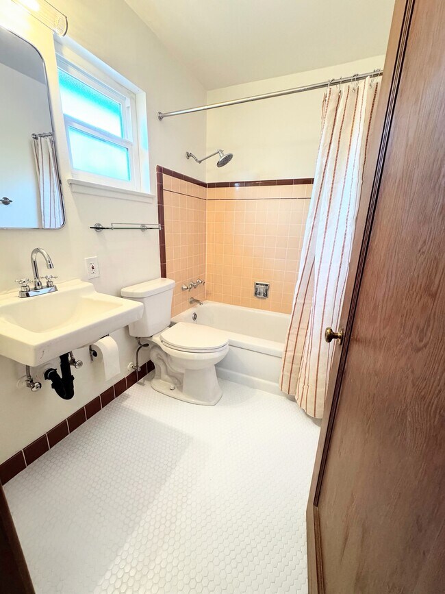 Photo - 1503 Carmel Dr Unit 1503 Carmel Dr.