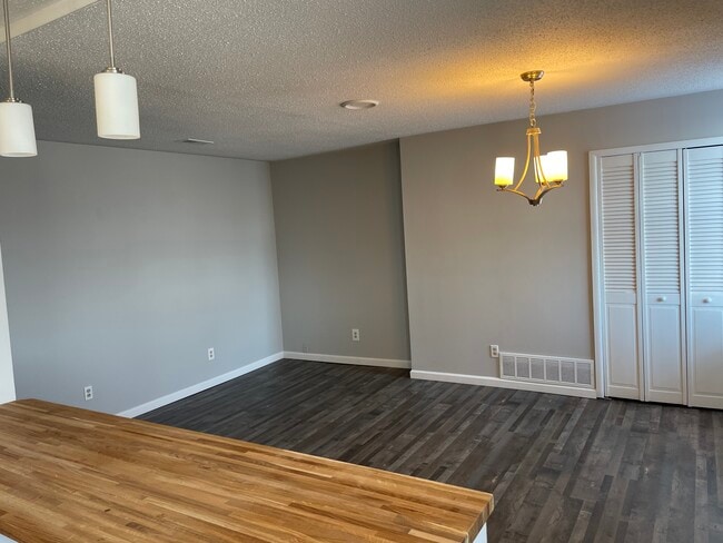 Photo - 2604 S Compton Ave