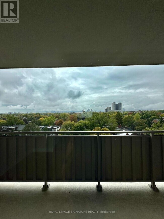 Photo - 666 Spadina Ave. Unit 903