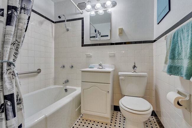 Photo - Thomas Wynne Apartments