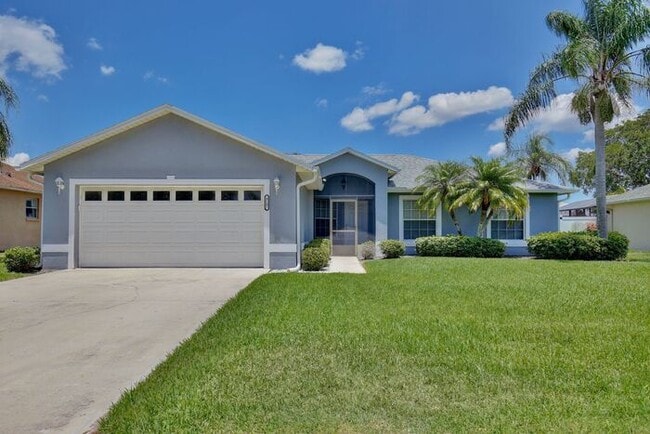 Beautiful 4/2 Pool Home with a Covered Pat... - Beautiful 4/2 Pool Home with a Covered Pat...